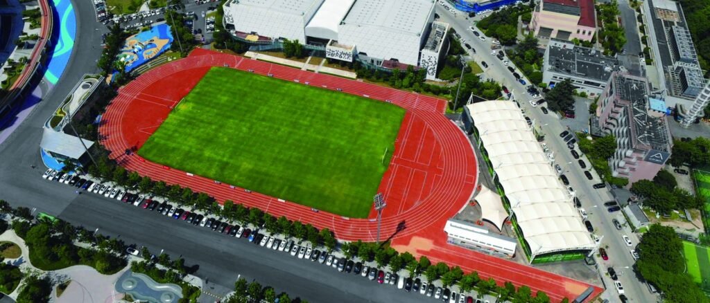 Huanglong Sports Center (Auxiliary Stadium) running track by Topthink