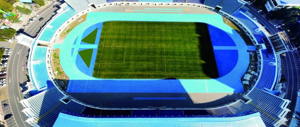 Xiangyang Sports Center running track by Topthink